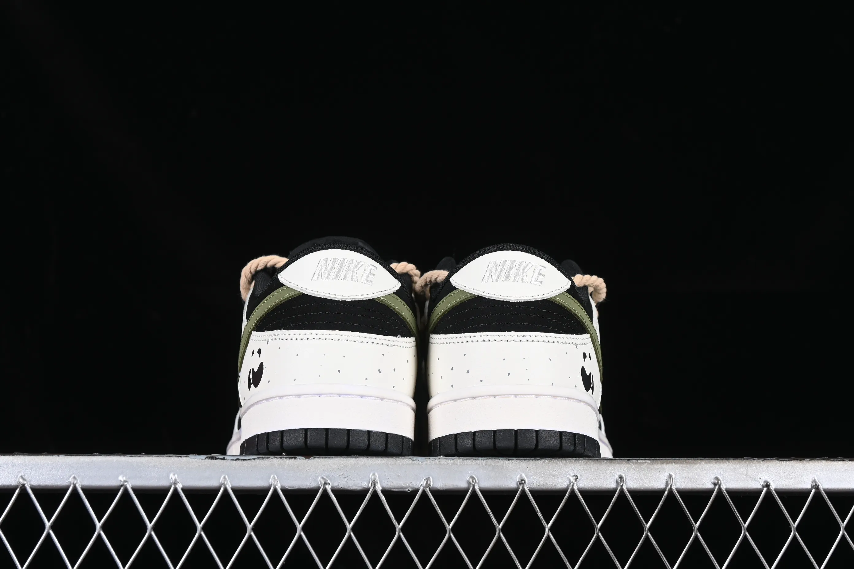 All categories Nk SB Dunk series Nk SB Dunk Low low-top sneakers Nk Dunk Low Little Red Panda Chinese style deconstructed hemp rope SB retro old low-top casual sneakers DD1391-100
